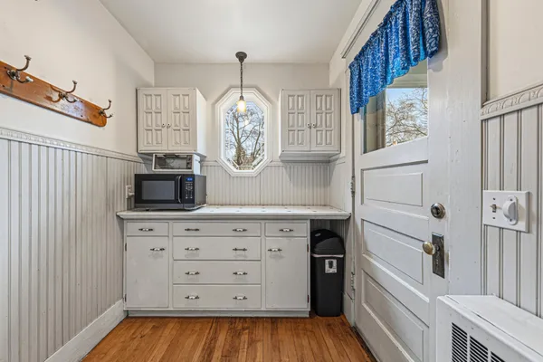 $380,000 | 504 7th Street Northwest, Faribault, MN 55021