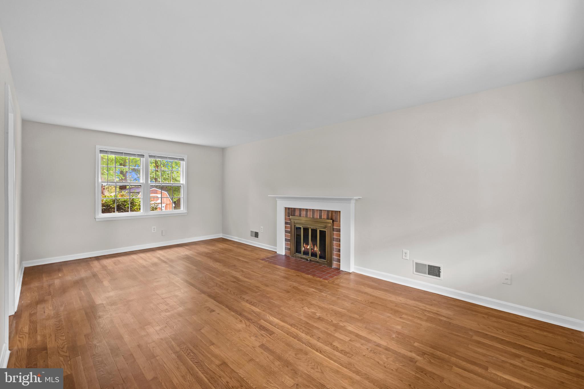 6915 Sydenstricker Road Springfield, VA 22152 - Photo 7 of 46 Gallery Image 7