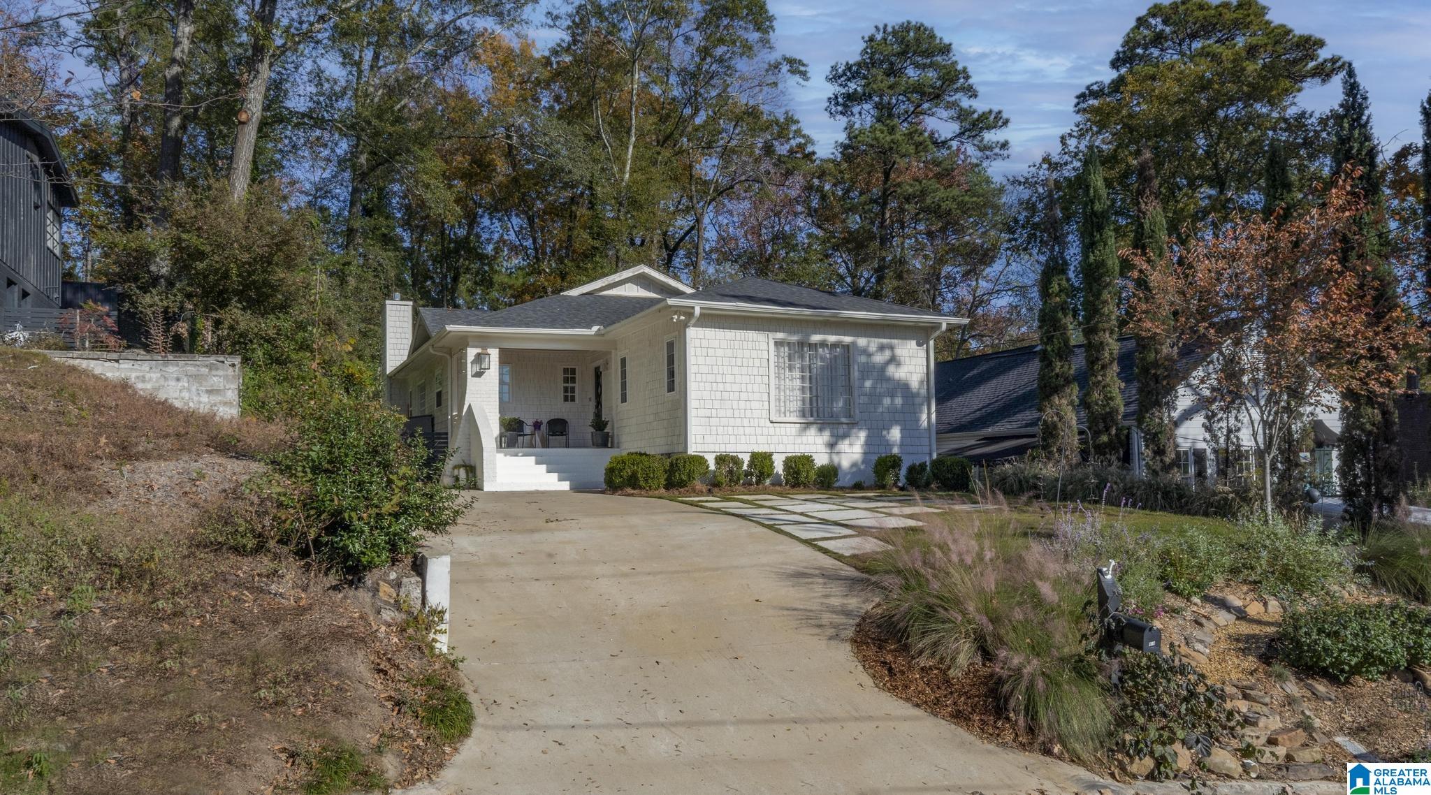 916 Irving Road Birmingham, AL 35209 - Photo 3 of 44