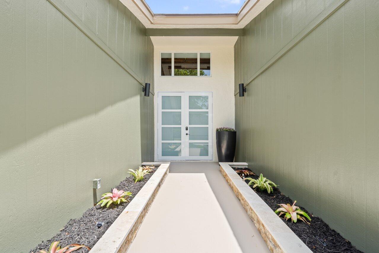 2399 Northwest 30th Street Boca Raton, FL 33431 - Photo 4 of 39 004-2399Northwest30thStreet-BocaRaton-FL