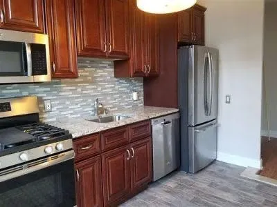$2,300 | 220 Jane Street, Unit 2, Weehawken, NJ 07086