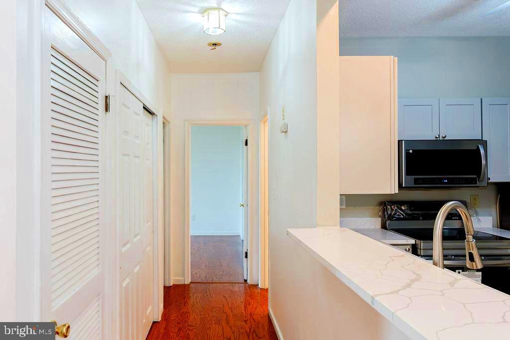 7205 Bogley Road, Unit 202 Baltimore, MD 21244 - Photo 17 of 39 Hallway