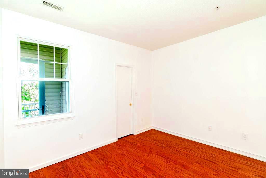 7205 Bogley Road, Unit 202 Baltimore, MD 21244 - Photo 20 of 39 Bedroom