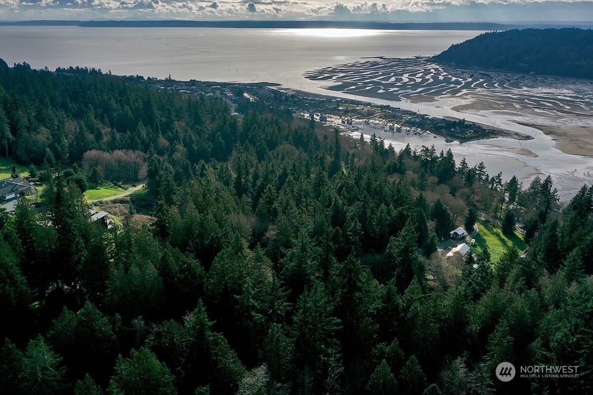8021 Cultus Bay Road Clinton, WA 98236 - Photo 17 of 18 Gallery Image 17