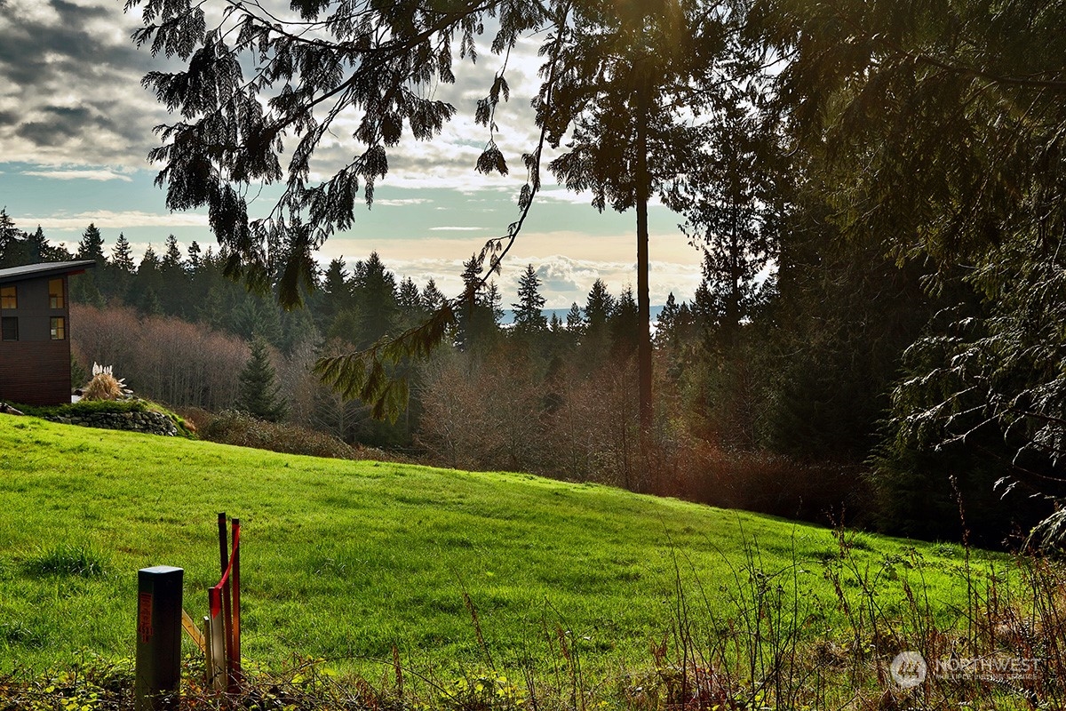 8021 Cultus Bay Road Clinton, WA 98236 - Photo 2 of 18 Gallery Image 2