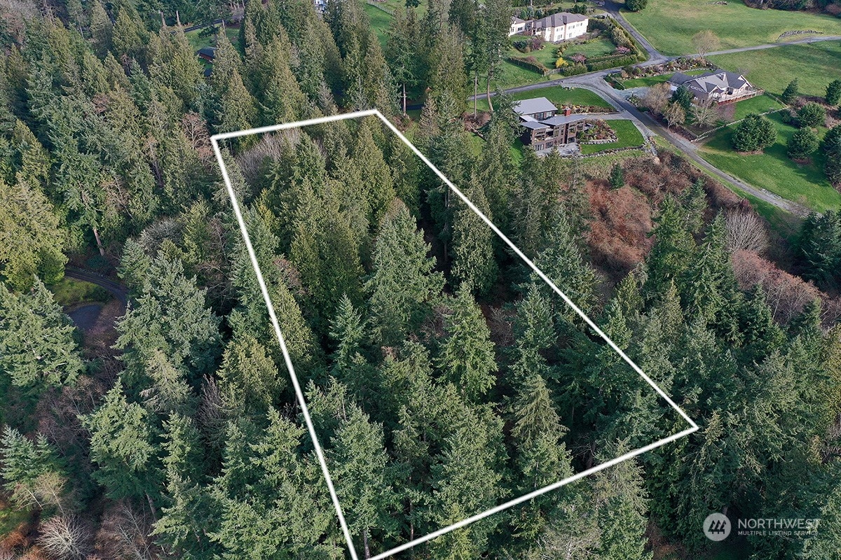8021 Cultus Bay Road Clinton, WA 98236 - Photo 3 of 18 Gallery Image 3