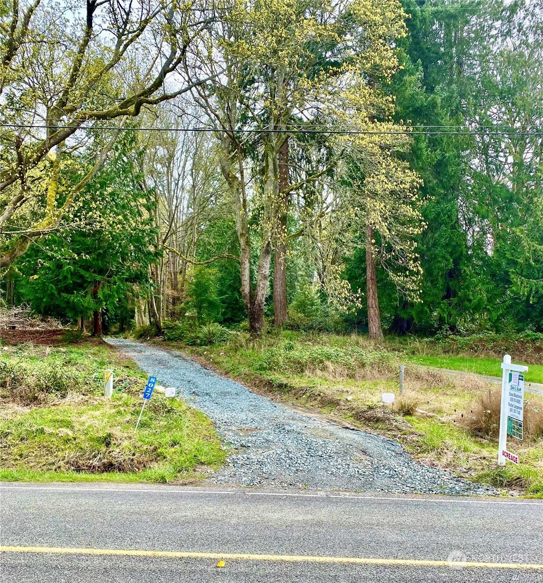 8021 Cultus Bay Road Clinton, WA 98236 - Photo 5 of 18 Gallery Image 5