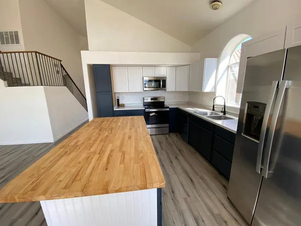 $2,400 | 10254 Hopi Lane, Goodyear, AZ 85338