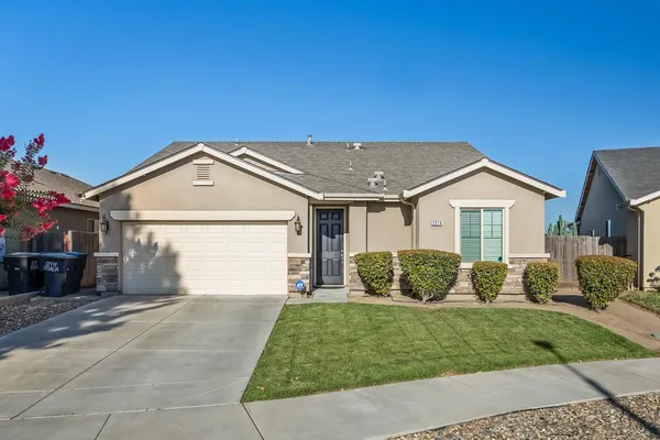 $390,000 | 2524 South Grand Street, Visalia, CA 93292