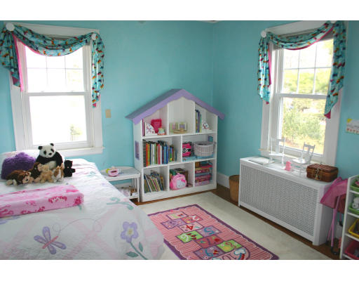 49 HillsView Road Milton, MA 02186 - Photo 10 of 15 Gallery Image 10