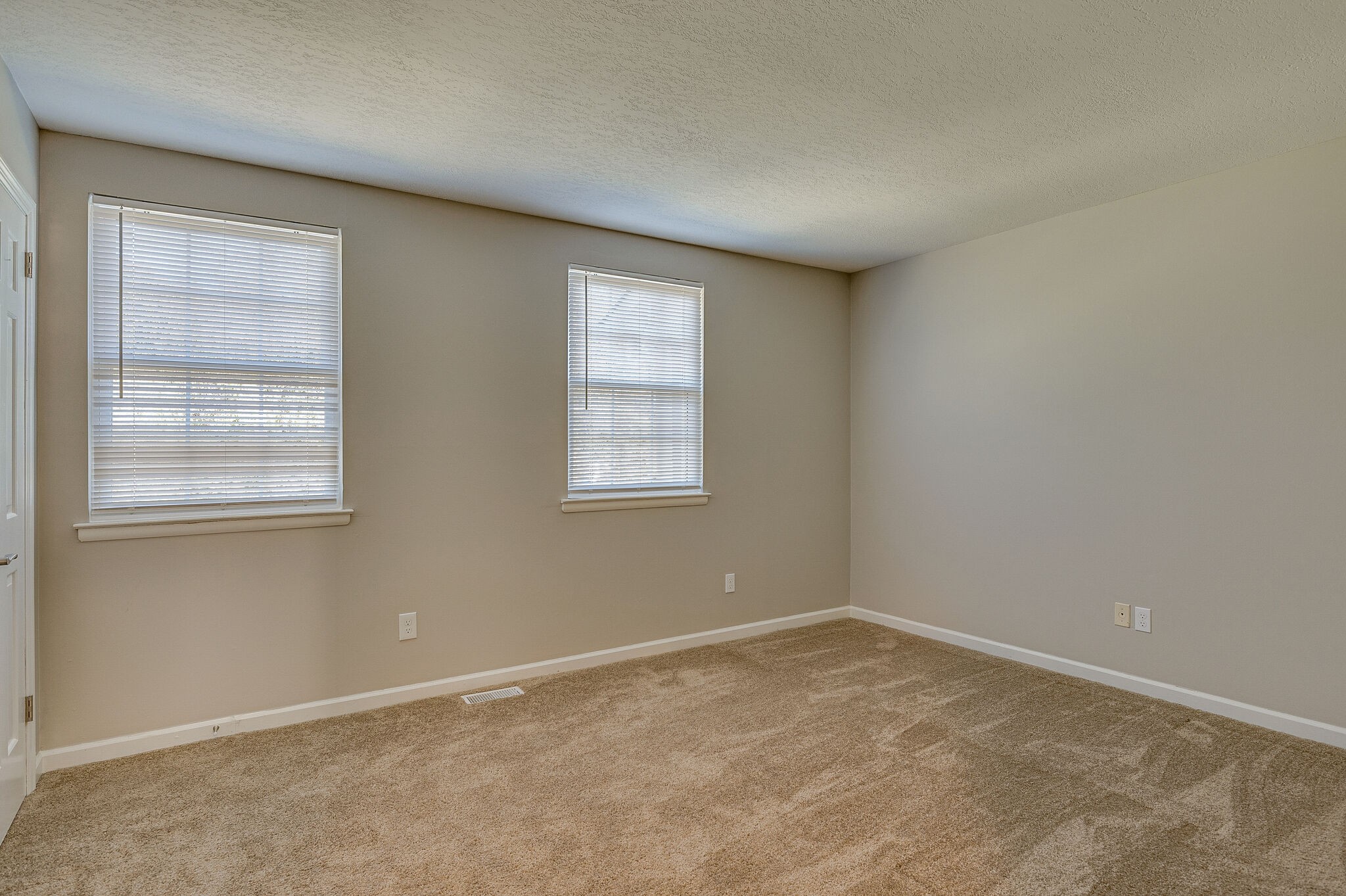 1301 Neelys Bend Road, Unit 90 Madison, TN 37115 - Photo 13 of 17 an empty room with windows
