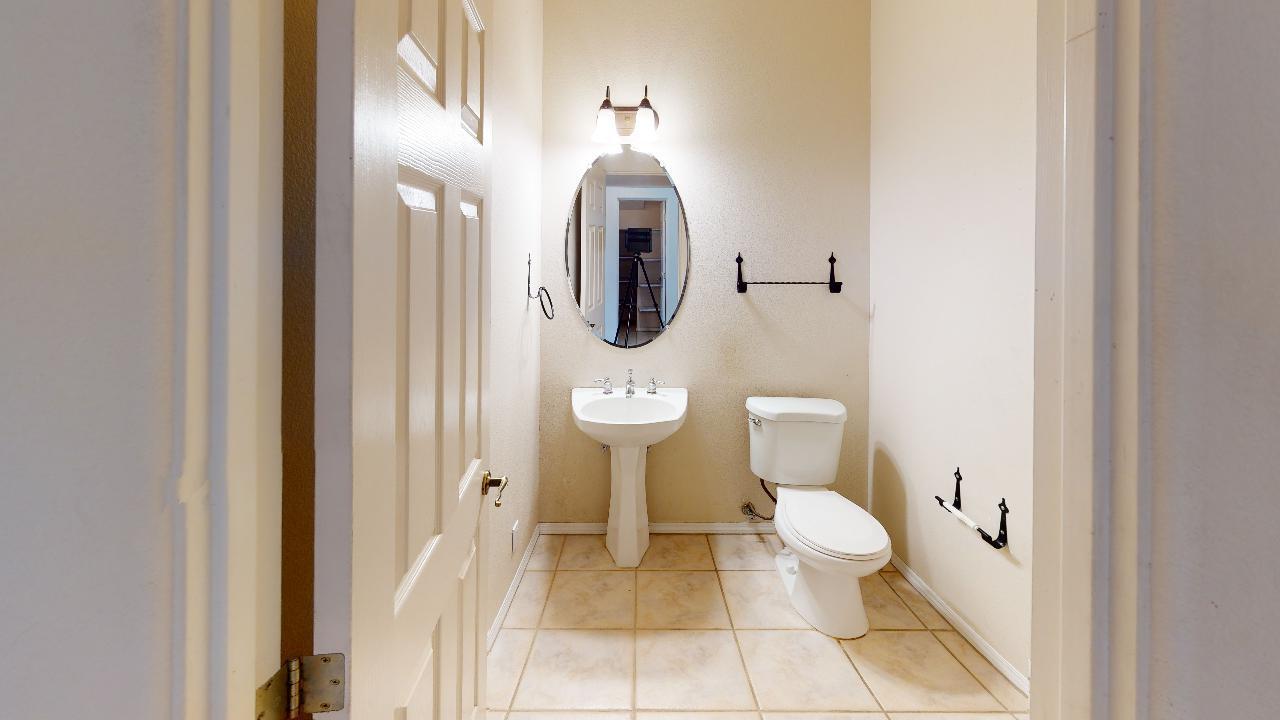 3991 La Colina Road Santa Barbara, CA 93110 - Photo 31 of 38 3999-La-Colina-Rd-Bathroom(3)