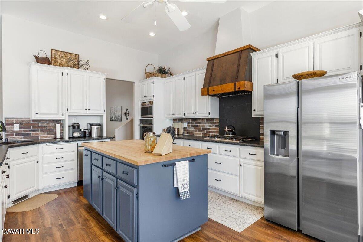 25901 Columbia Way Tehachapi, CA 93561 - Photo 11 of 44 36-6Y9A3501
