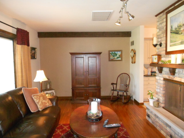 564 Aberdeen Road Frankfort, IL 60423 - Photo 3 of 40