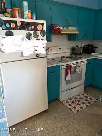 a close view of sink