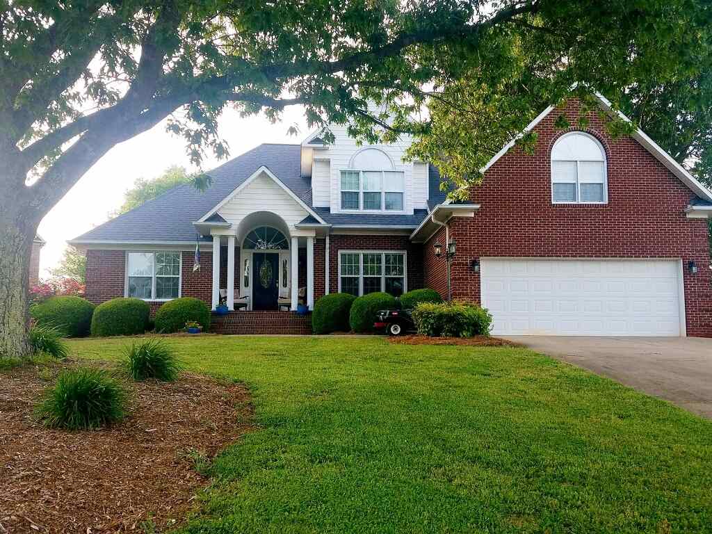 225 Burntwood Lane Inman, SC 29349 - Photo 2 of 22 Front of house