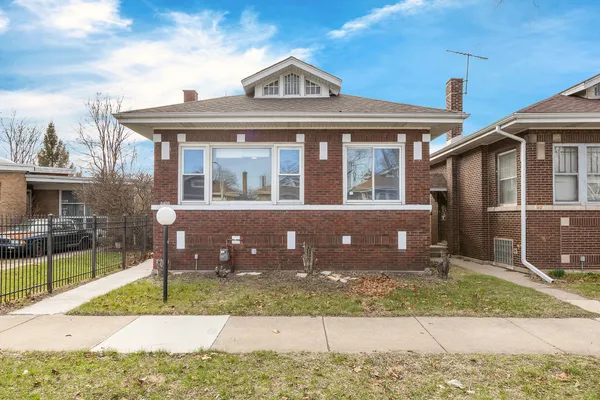$299,999 | 8406 South Oglesby Avenue, Chicago, IL 60617