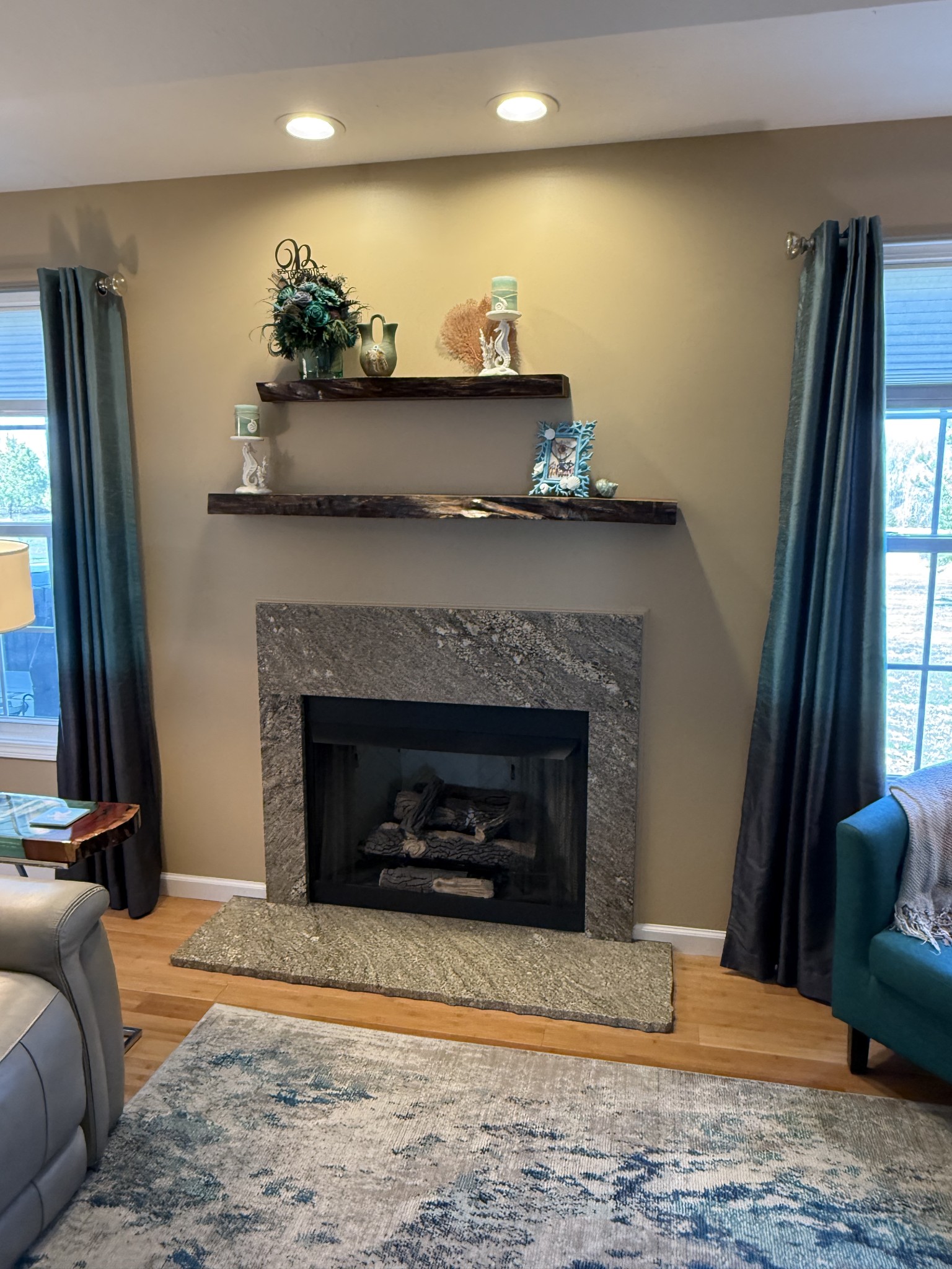 330 North Centerpoint Road Portland, TN 37148 - Photo 11 of 28 a living room with furniture and a fireplace