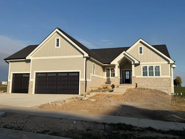 $995,900 | 1602 Schreiner, Waunakee, WI 53597