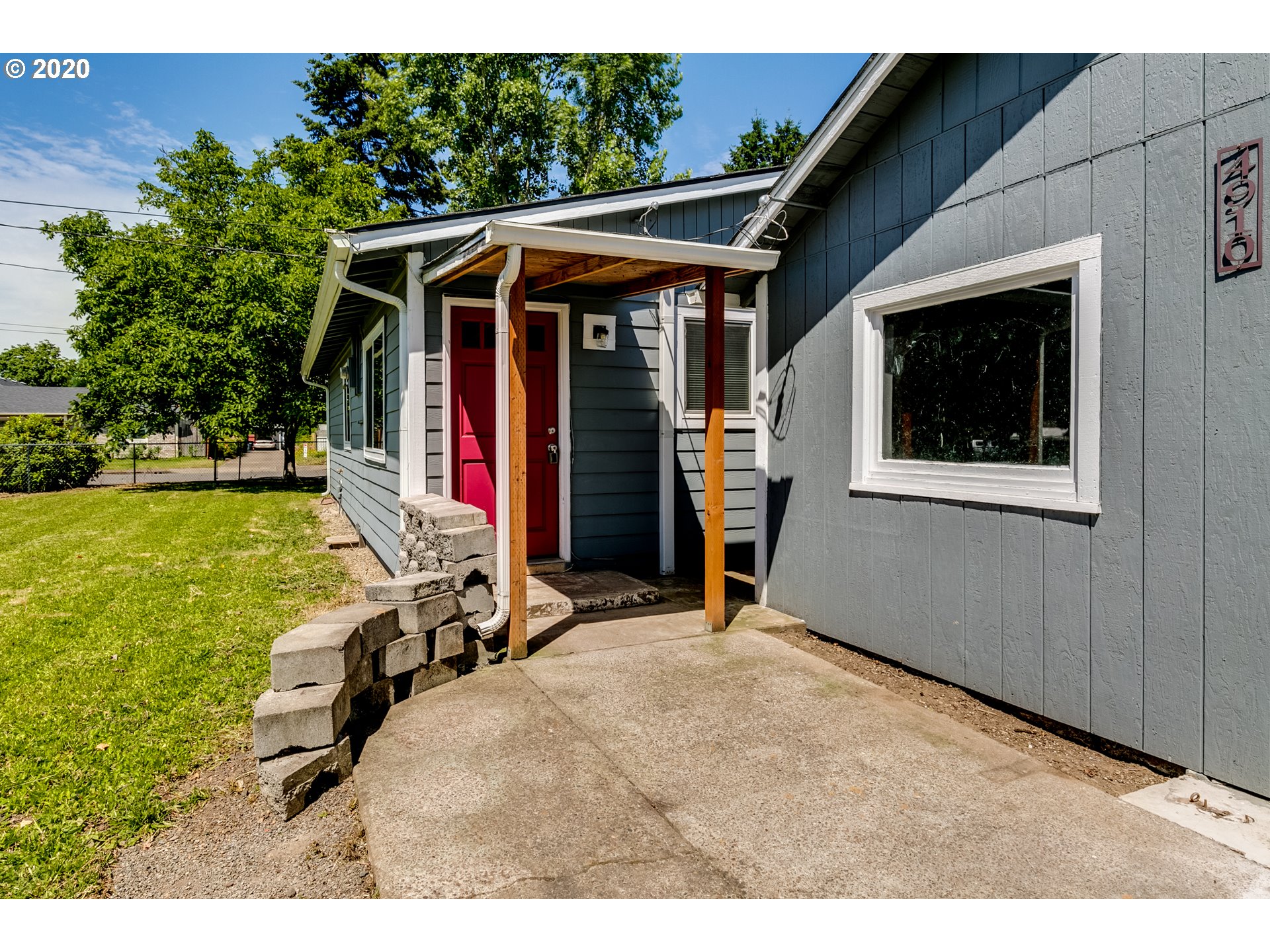 4910 D Street Springfield, OR 97478 - Photo 3 of 21