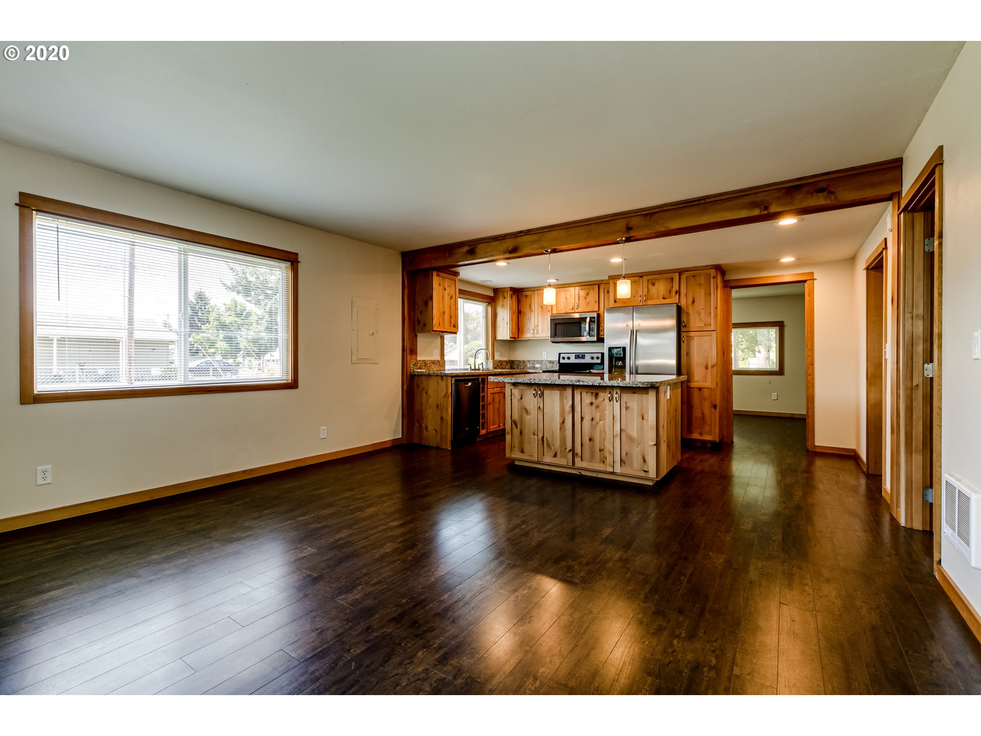 4910 D Street Springfield, OR 97478 - Photo 4 of 21