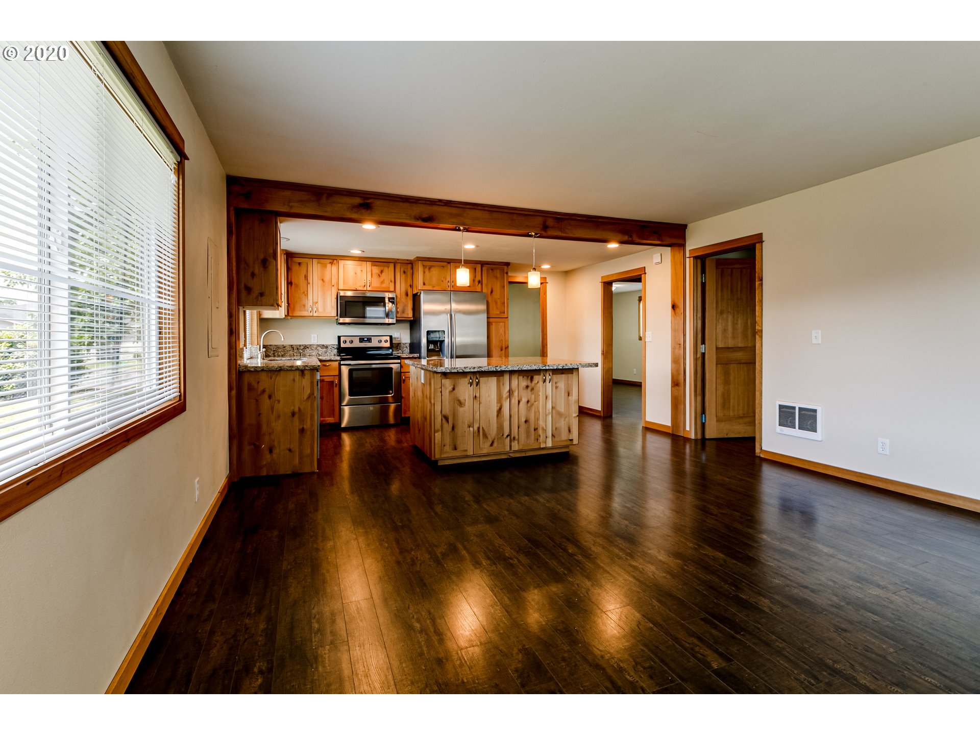 4910 D Street Springfield, OR 97478 - Photo 5 of 21