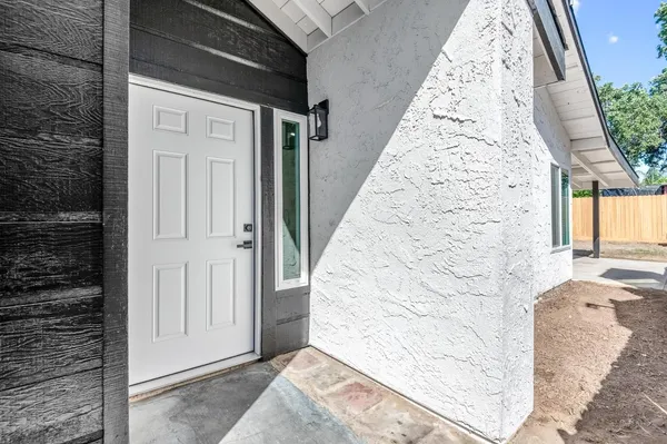 $295,000 | 1644 North Tipton Street, Visalia, CA 93292