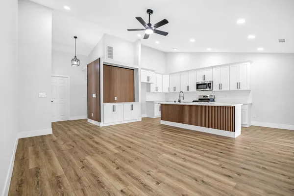 $295,000 | 1644 North Tipton Street, Visalia, CA 93292