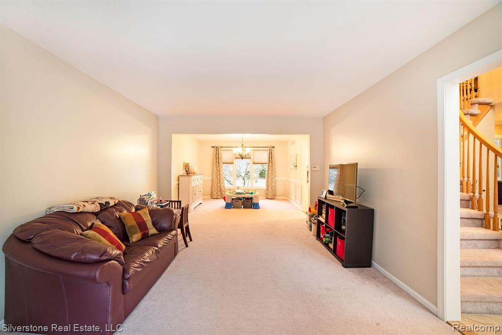 798 Grovecrest Rochester Hills, MI 48307 - Photo 19 of 49