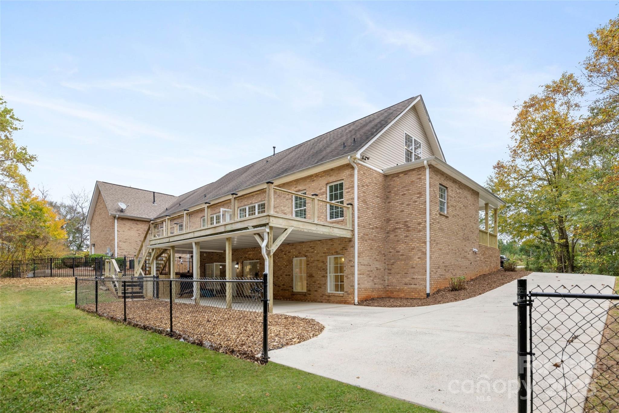 15906 Youngblood Road Charlotte, NC 28278 - Photo 37 of 41 a front view of a house with a yard