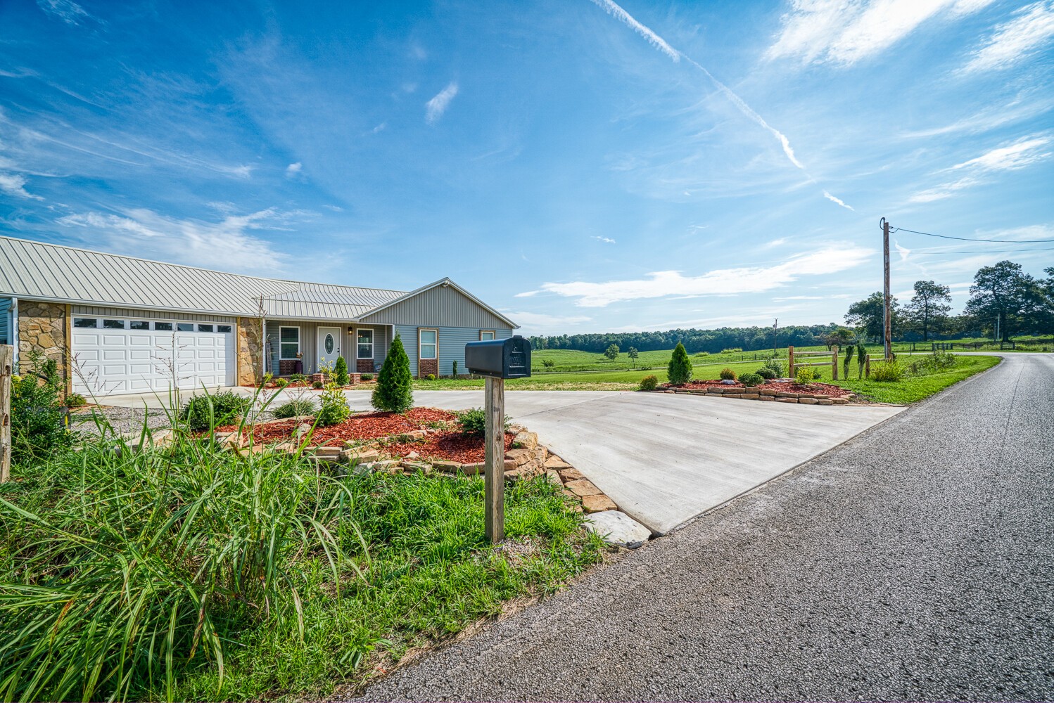 212 Pollard Road Walling, TN 38587 - Photo 3 of 28 Gallery Image 3