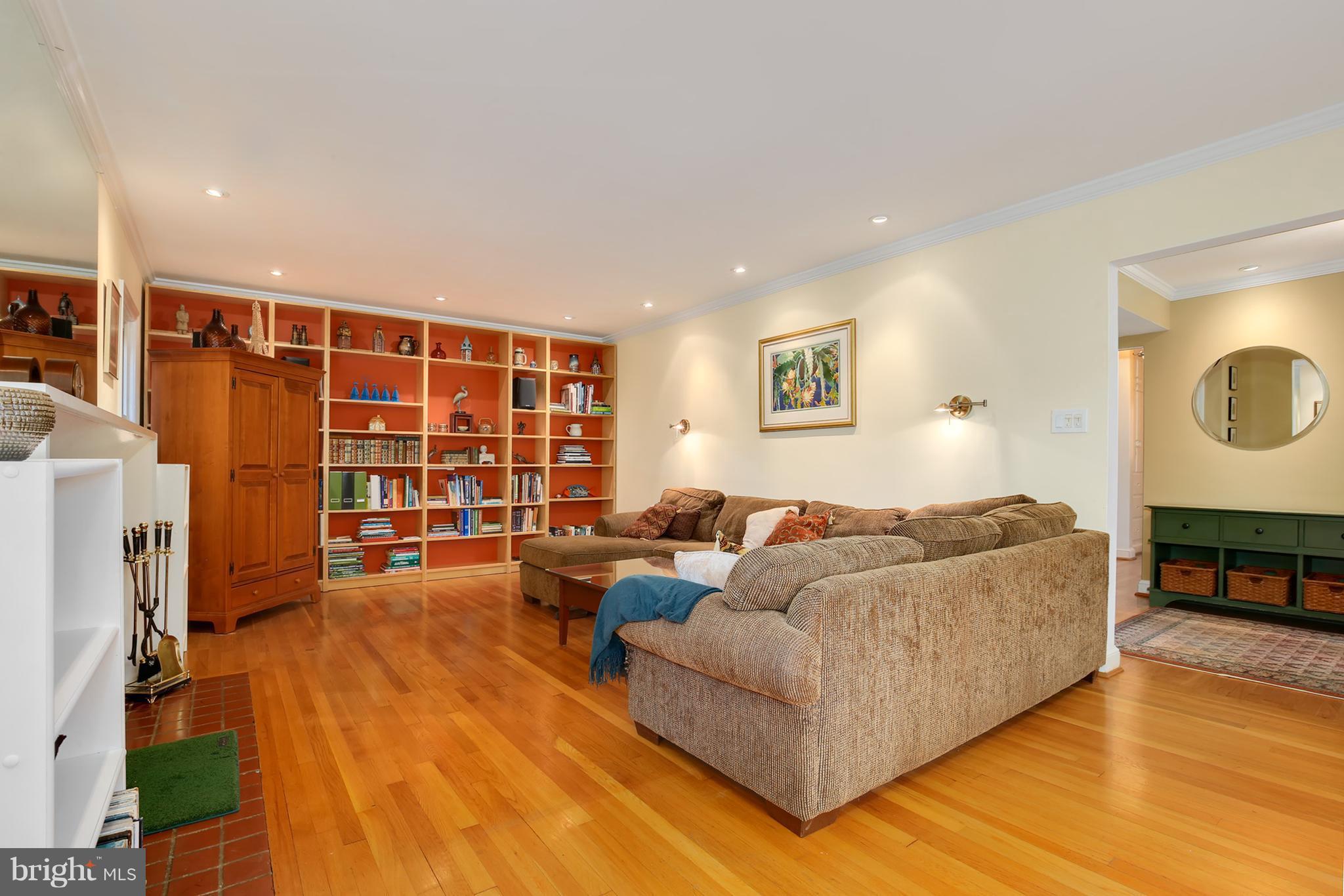 1439 Northgate Road Northwest Washington, DC 20012 - Photo 6 of 29 Living Room