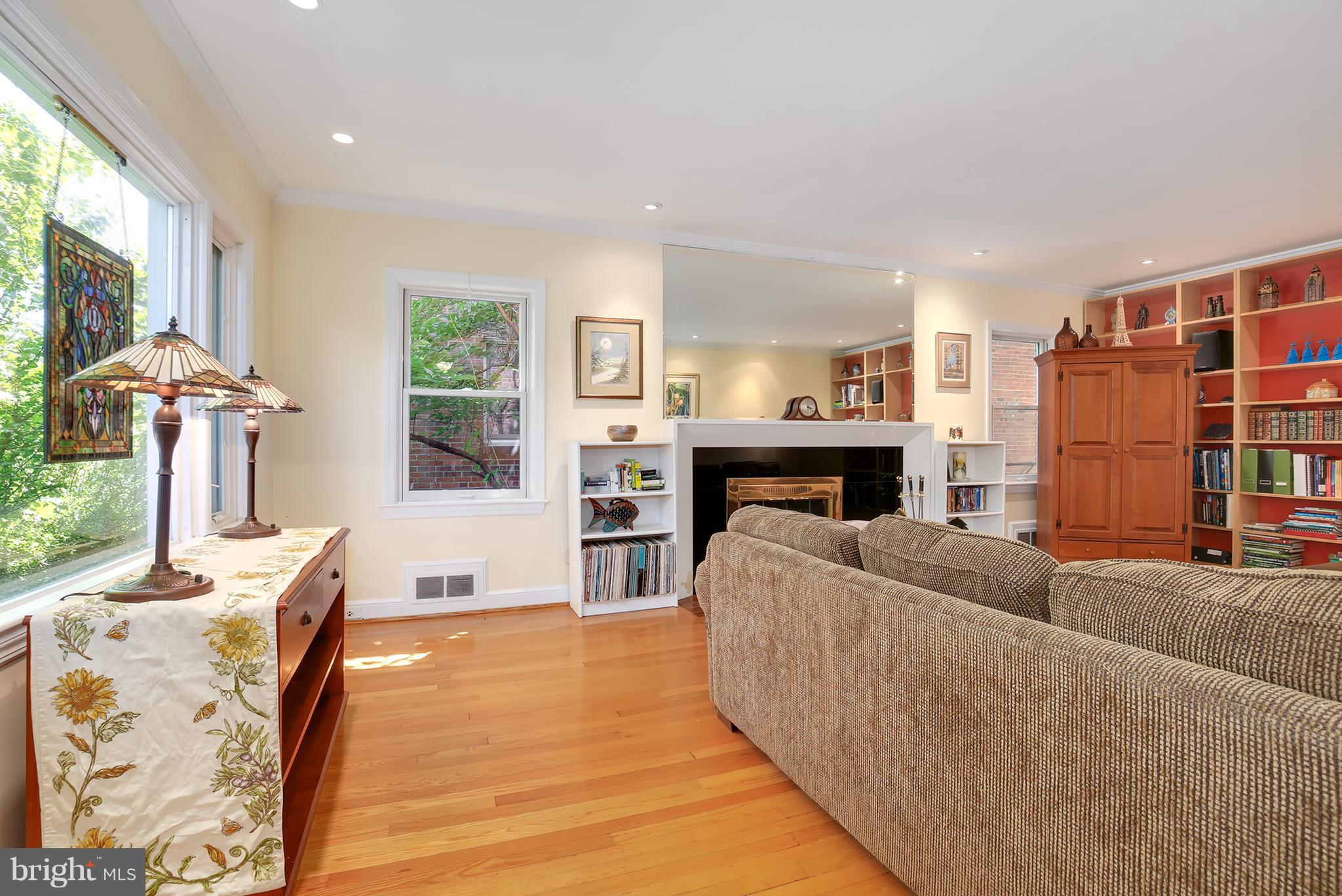 1439 Northgate Road Northwest Washington, DC 20012 - Photo 7 of 29 Living Room