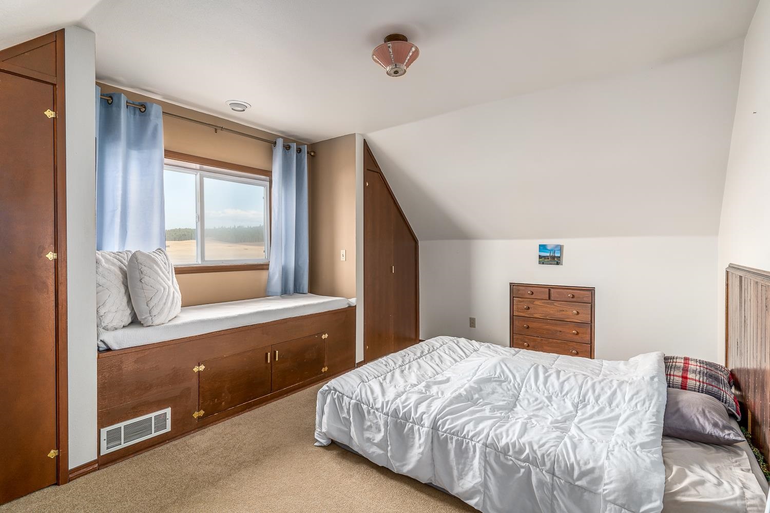 11805 North Bruce Road Mead, WA 99021 - Photo 11 of 45 Gallery Image 11