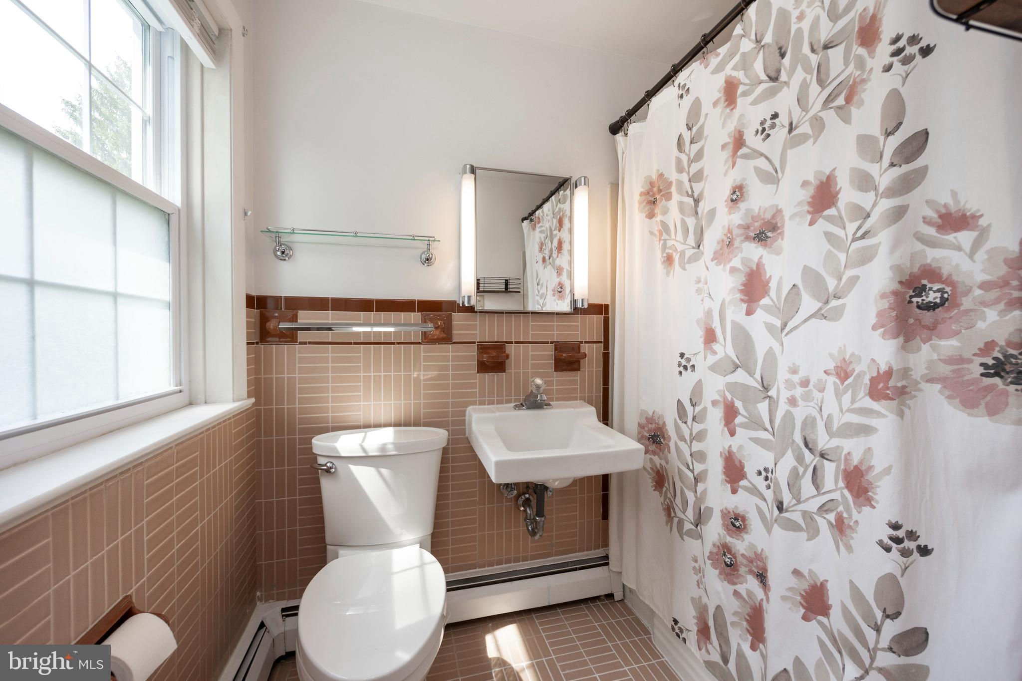 1540 Chestnut Hill Road Pottstown, PA 19465 - Photo 23 of 38 Primary Bathroom