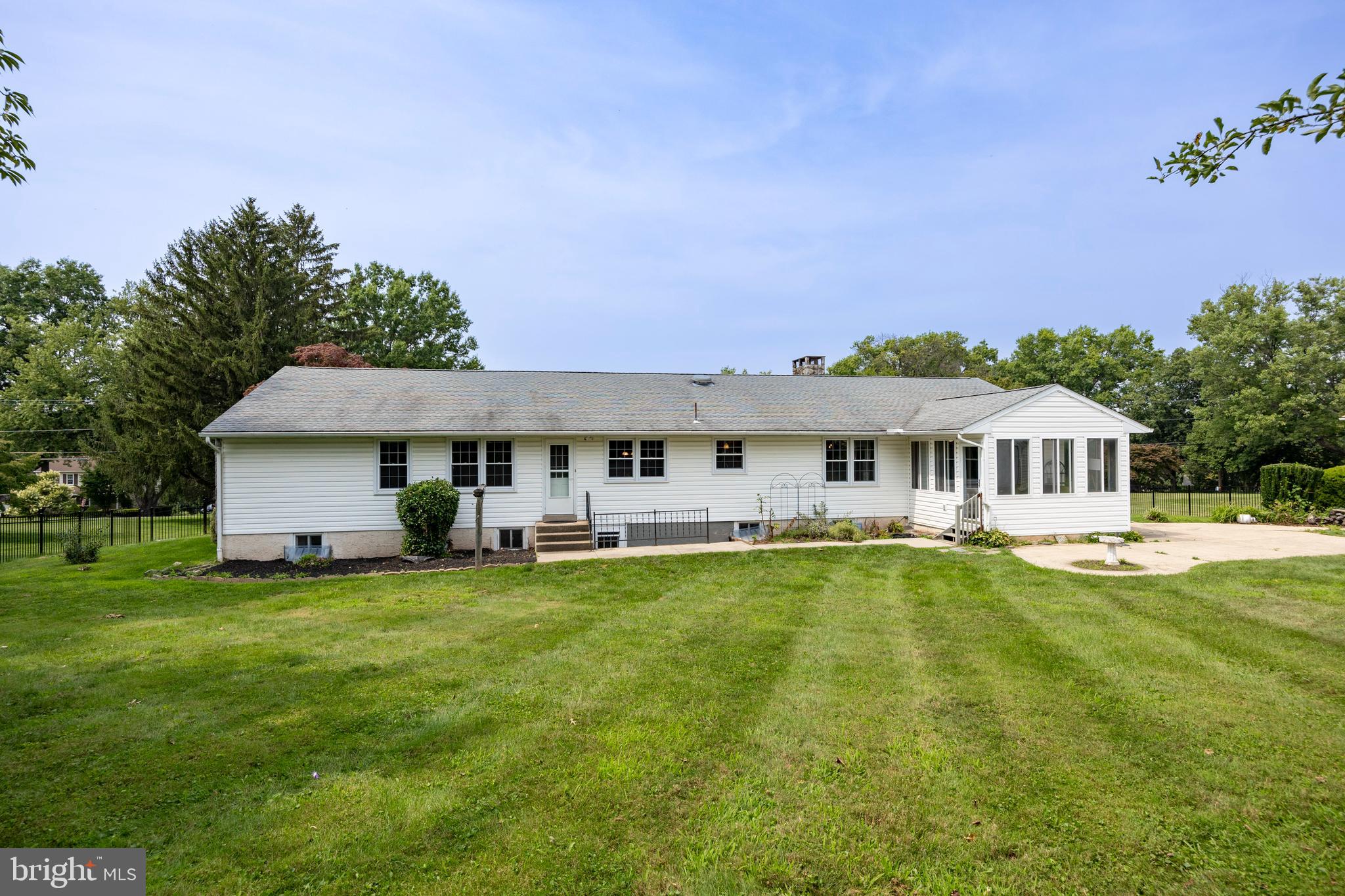 1540 Chestnut Hill Road Pottstown, PA 19465 - Photo 3 of 38