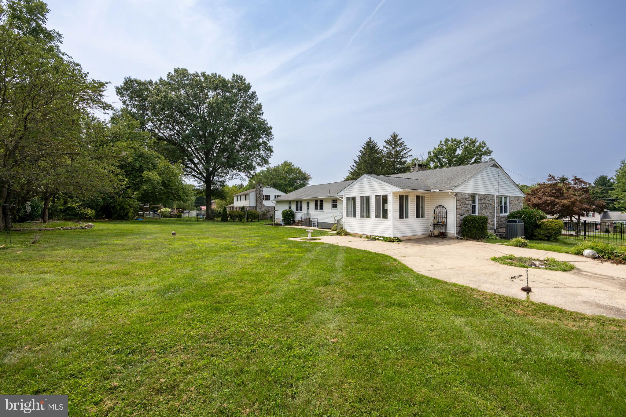 1540 Chestnut Hill Road Pottstown, PA 19465 - Photo 4 of 38