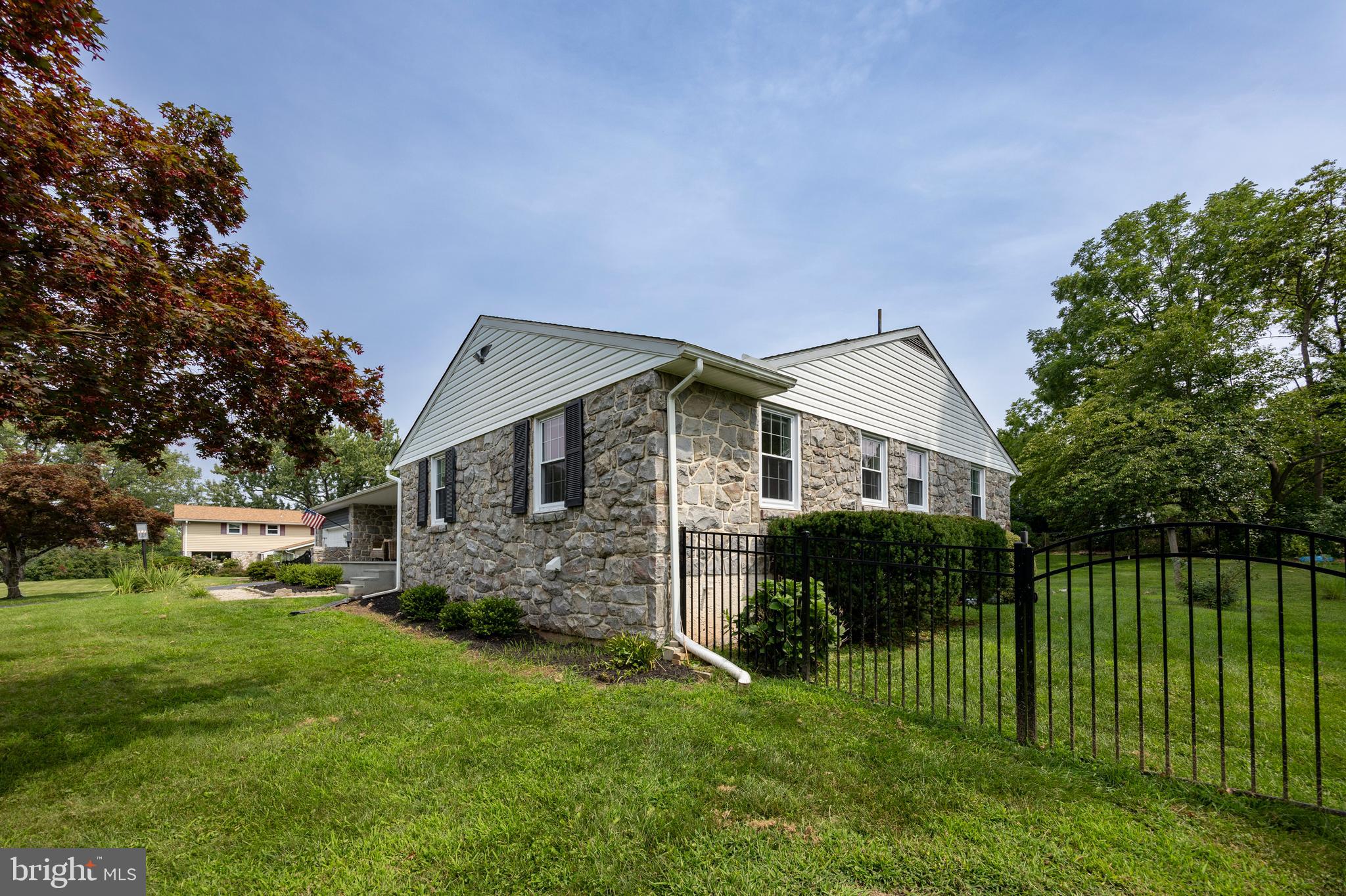 1540 Chestnut Hill Road Pottstown, PA 19465 - Photo 5 of 38