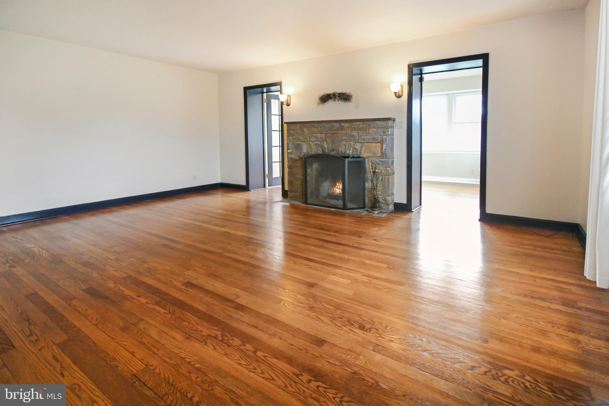 532 Marsh Road Wilmington, DE 19809 - Photo 7 of 35 Living room