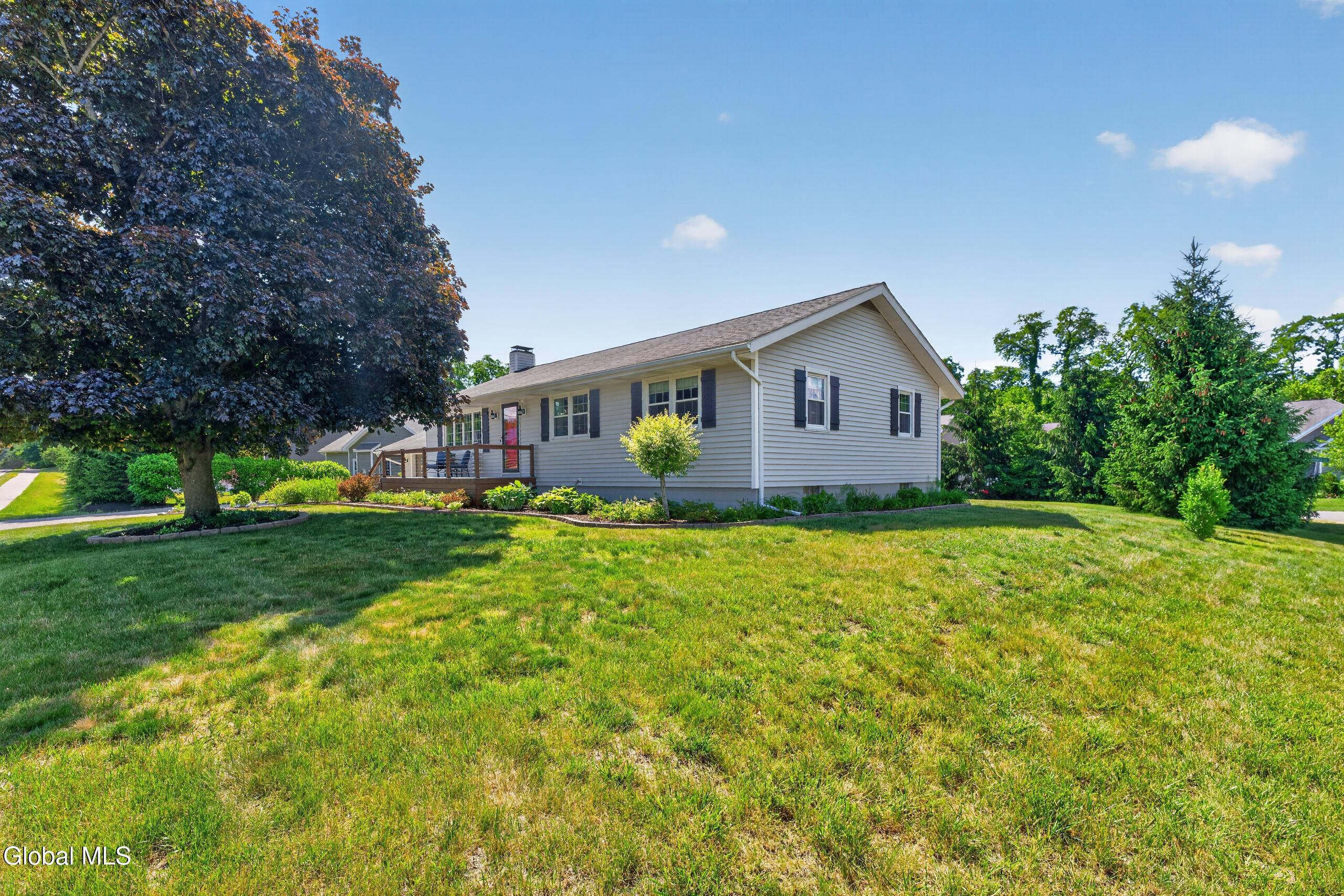 521 Russell Road Bethlehem, NY 12203 - Photo 4 of 51 0 Front 2