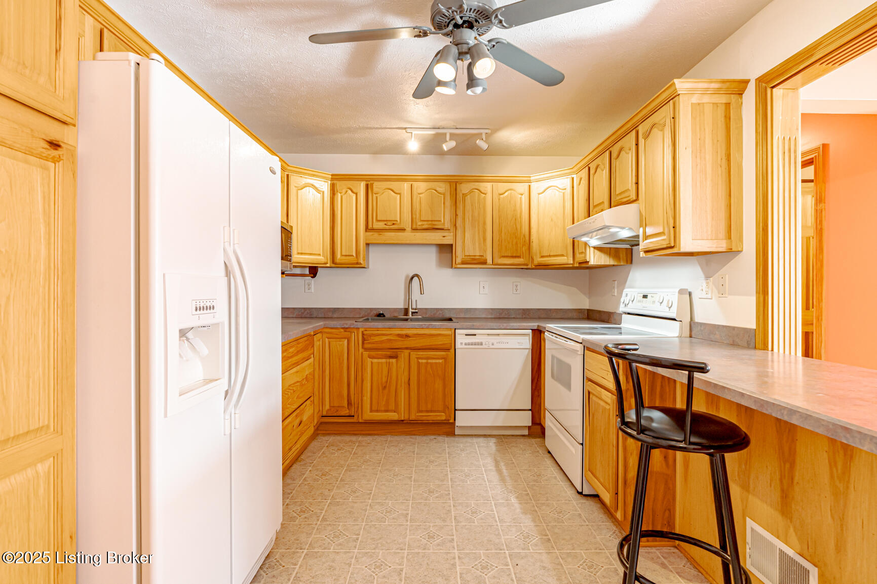 734 Greenbriar Road Mount Washington, KY 40047 - Photo 17 of 91 DSC00825