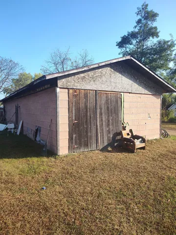 $130,000 | 109 South 4th Street, Avoca, WI 53506