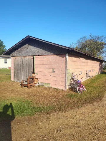 $130,000 | 109 South 4th Street, Avoca, WI 53506