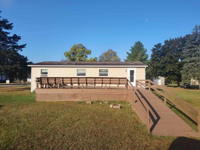 $130,000 | 109 South 4th Street, Avoca, WI 53506