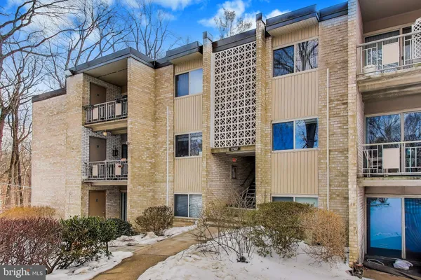 $2,300 | 12307 Braxfield Court, Unit 413, Rockville, MD 20852