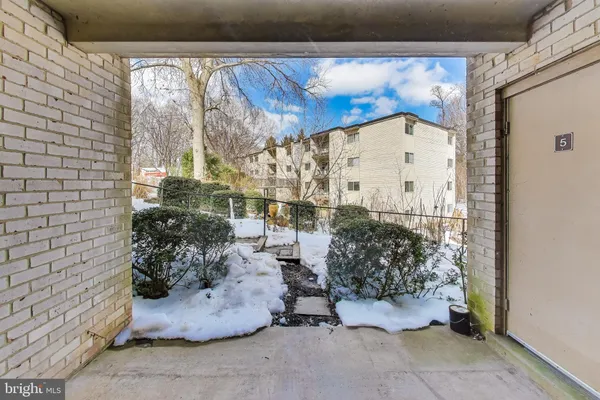 $2,300 | 12307 Braxfield Court, Unit 413, Rockville, MD 20852