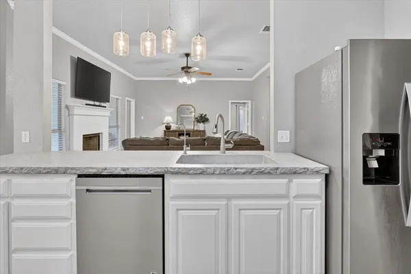 $330,000 | 512 Westgate Drive, Aledo, TX 76008