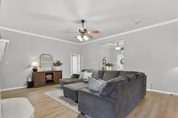 $330,000 | 512 Westgate Drive, Aledo, TX 76008