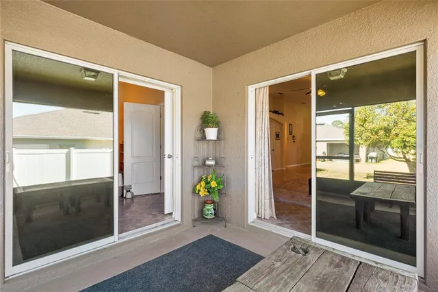 a view of an entryway of the house