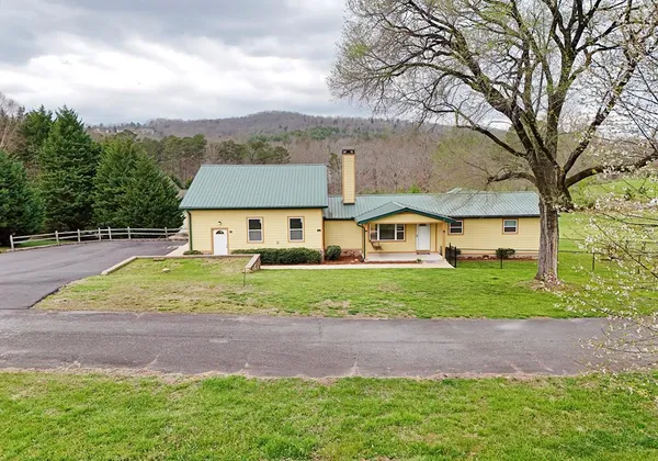 $369,900 | 252 Dixie Drive, Blairsville, GA 30512